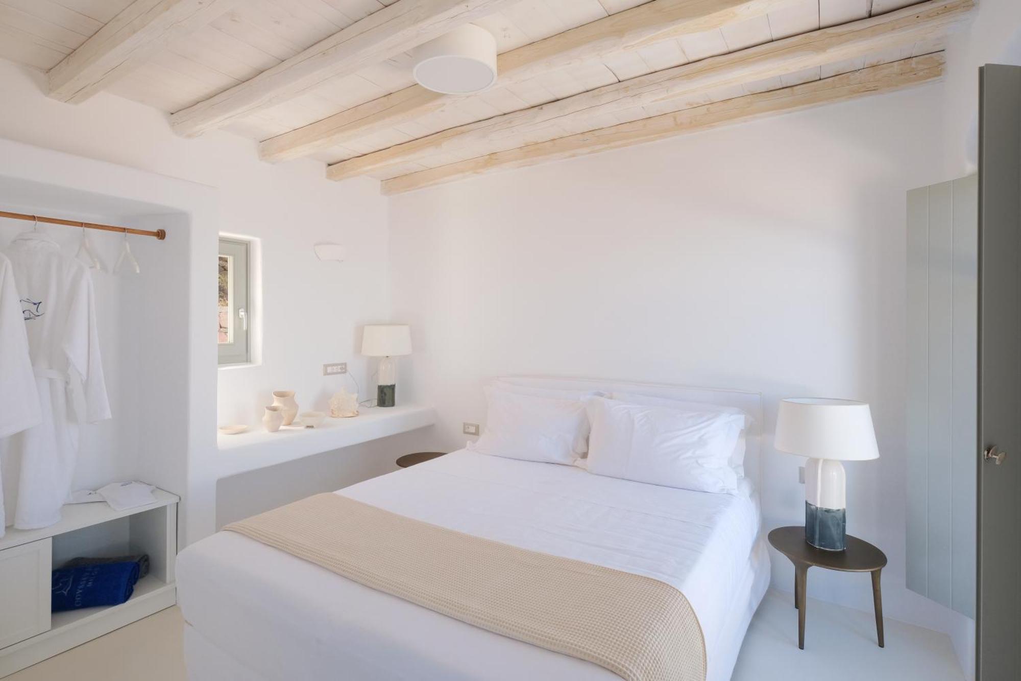 Odyssey Rock Milos Sunset Suites Plaka  エクステリア 写真