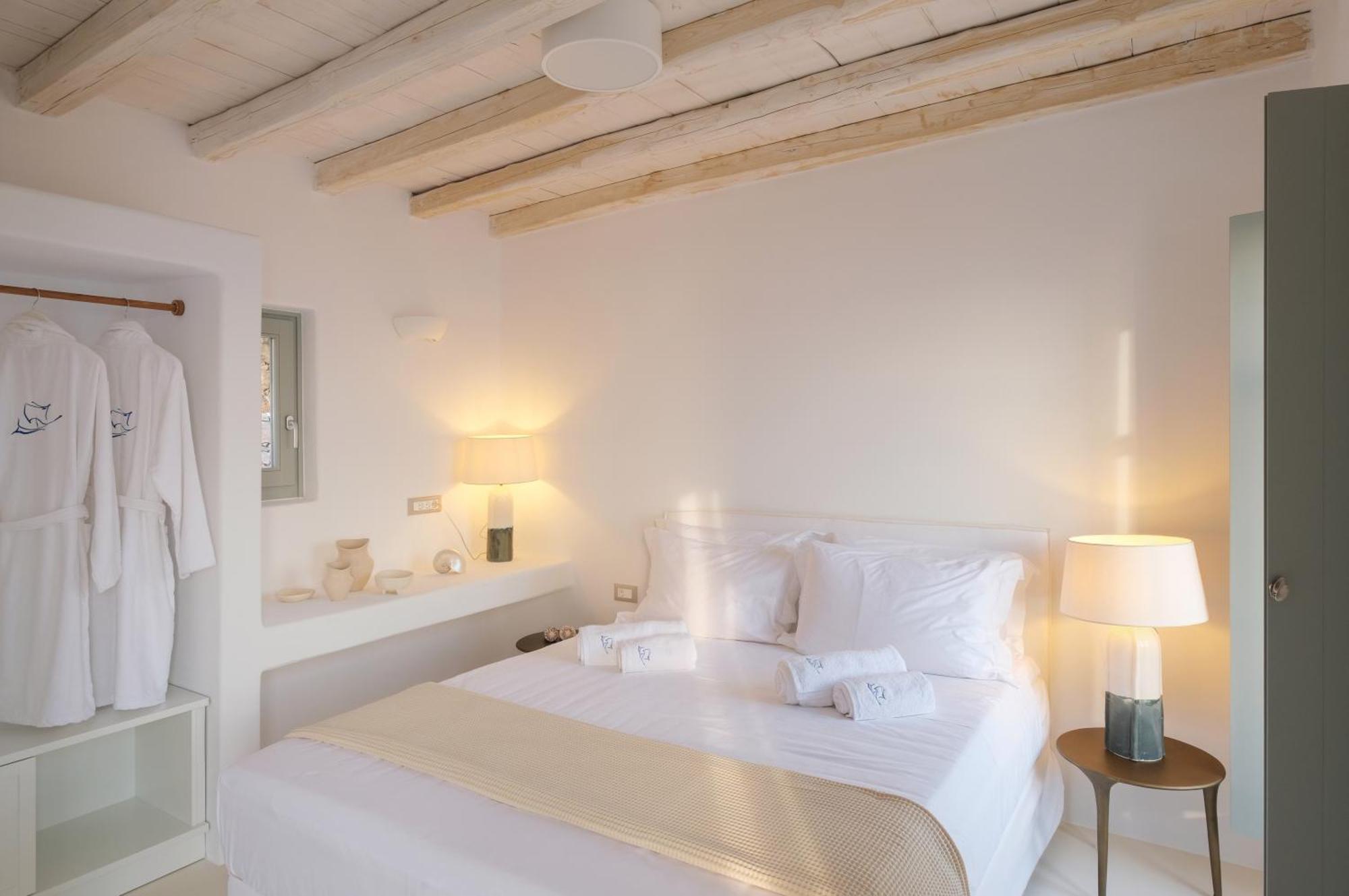 Odyssey Rock Milos Sunset Suites Plaka  エクステリア 写真