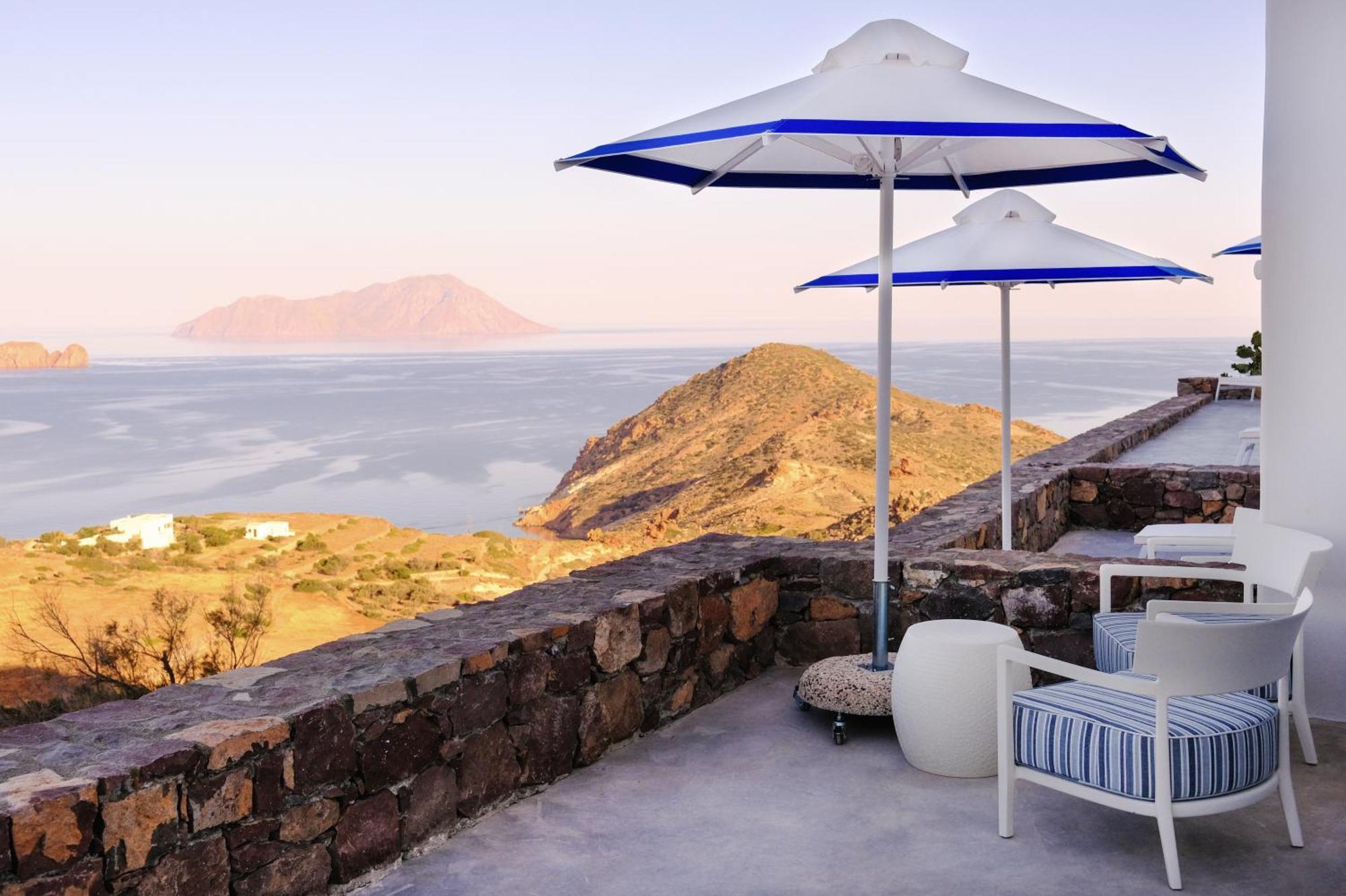 Odyssey Rock Milos Sunset Suites Plaka  エクステリア 写真