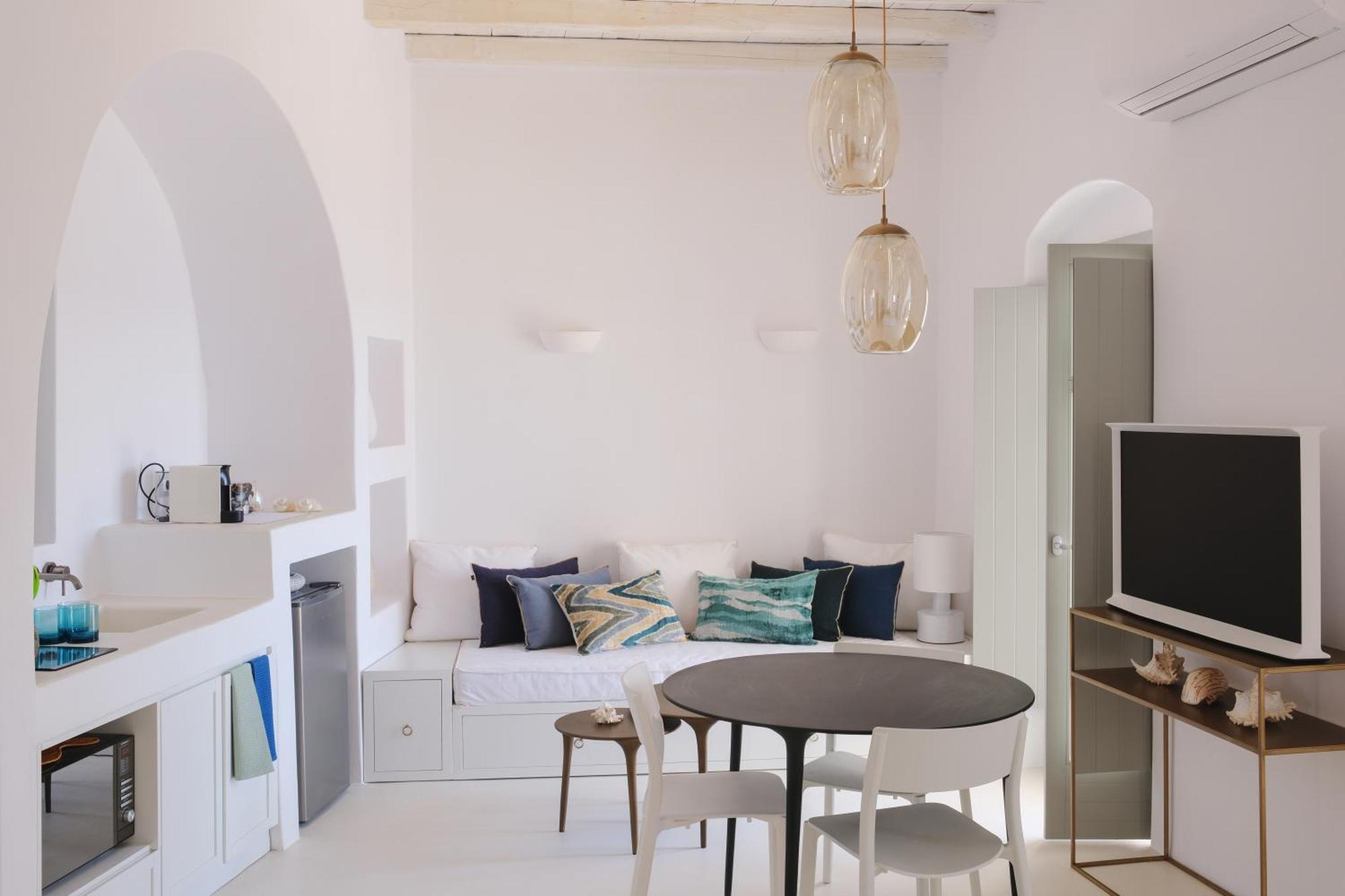 Odyssey Rock Milos Sunset Suites Plaka  エクステリア 写真