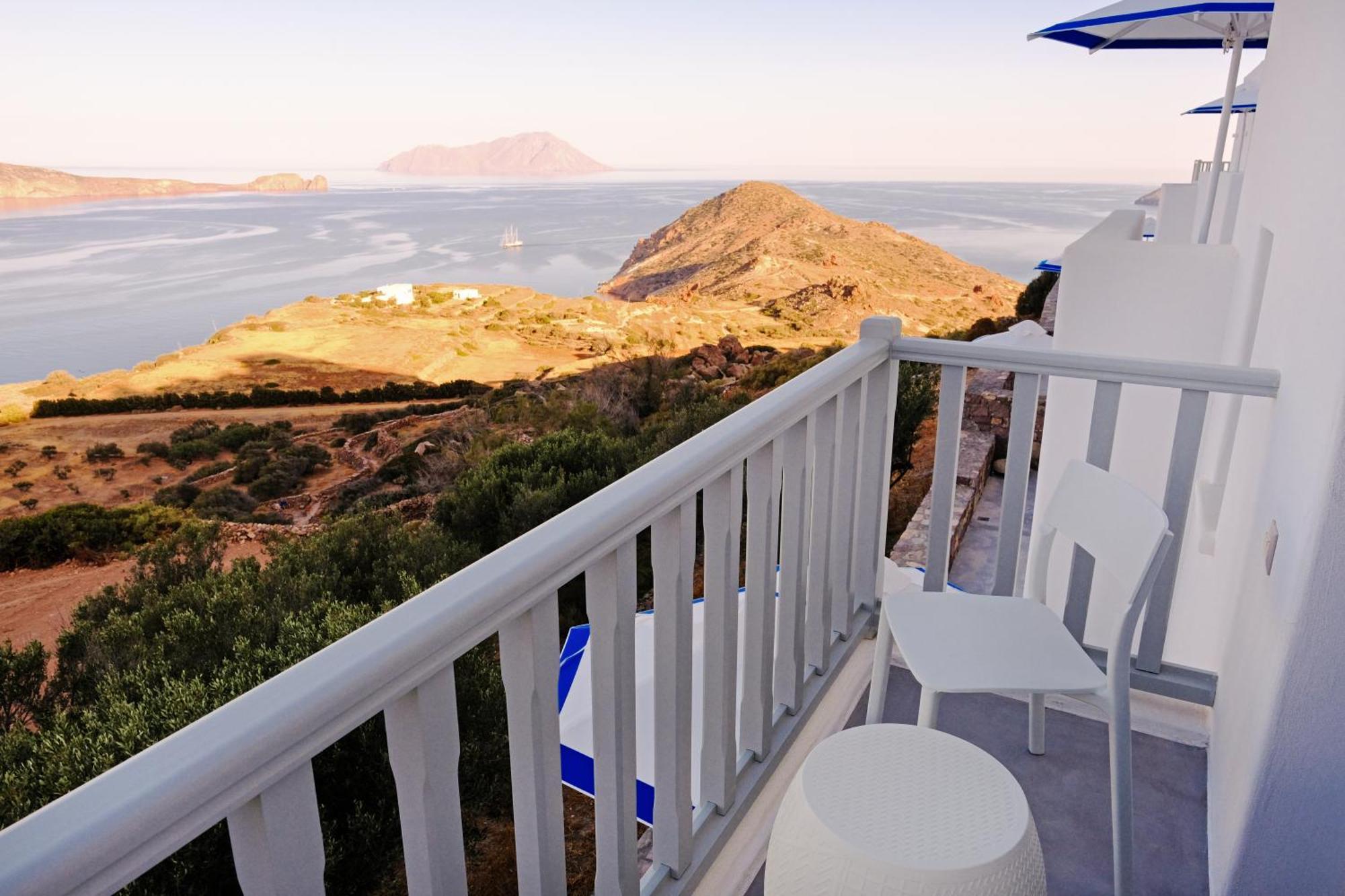 Odyssey Rock Milos Sunset Suites Plaka  エクステリア 写真
