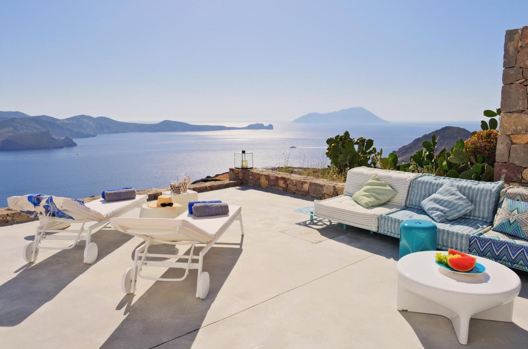 Odyssey Rock Milos Sunset Suites Plaka  エクステリア 写真